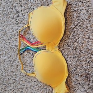 A nice bra that has never been worn, and it is a size 42B